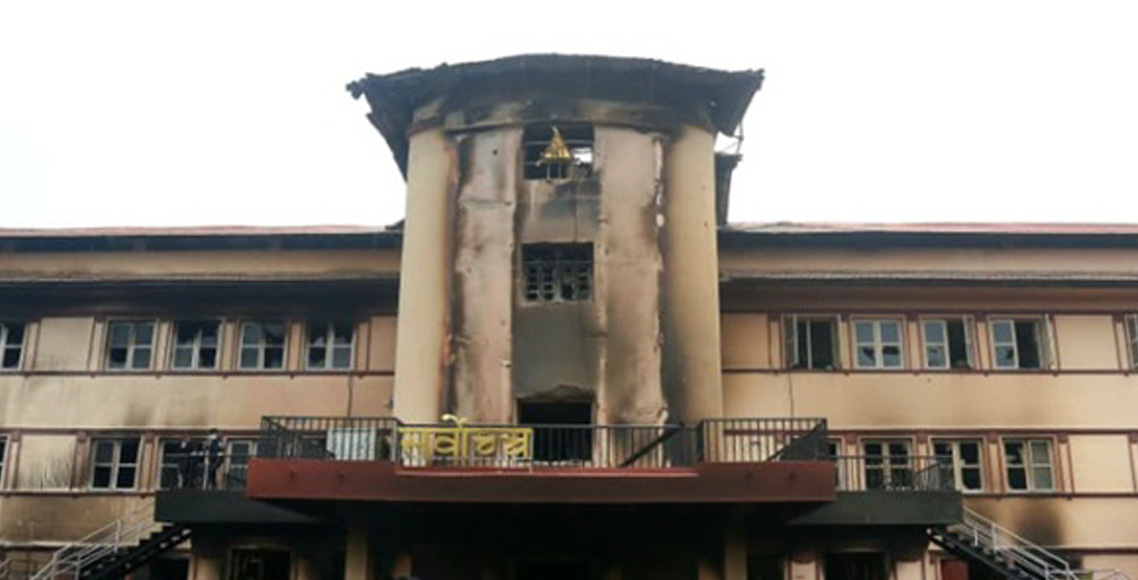 १४ जनप्रतिनिधिलाई पदमुक्त गर्ने निर्णय विरुद्ध अन्तरिम आदेश