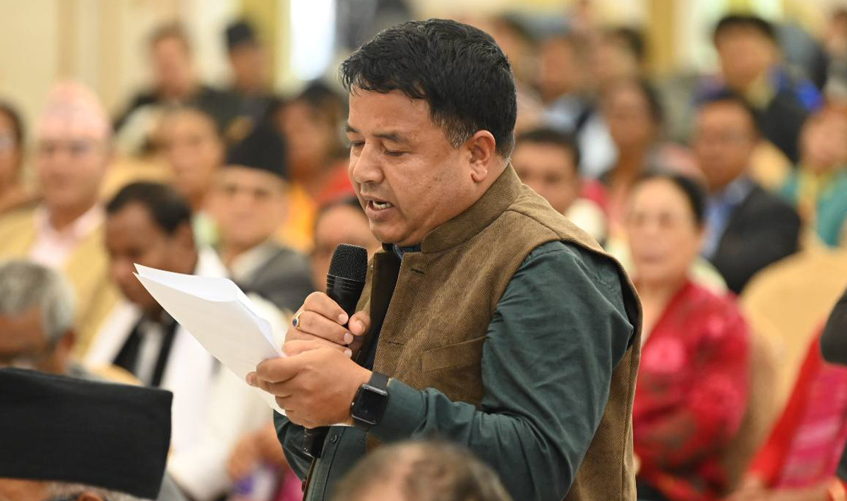 ओलीको खम्बा बनेर उभिए महेश बस्नेत