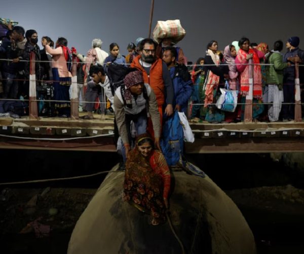 भारतमा आगलागी र भागदौडमा १५ हिन्दू भक्तजनको मृत्यु