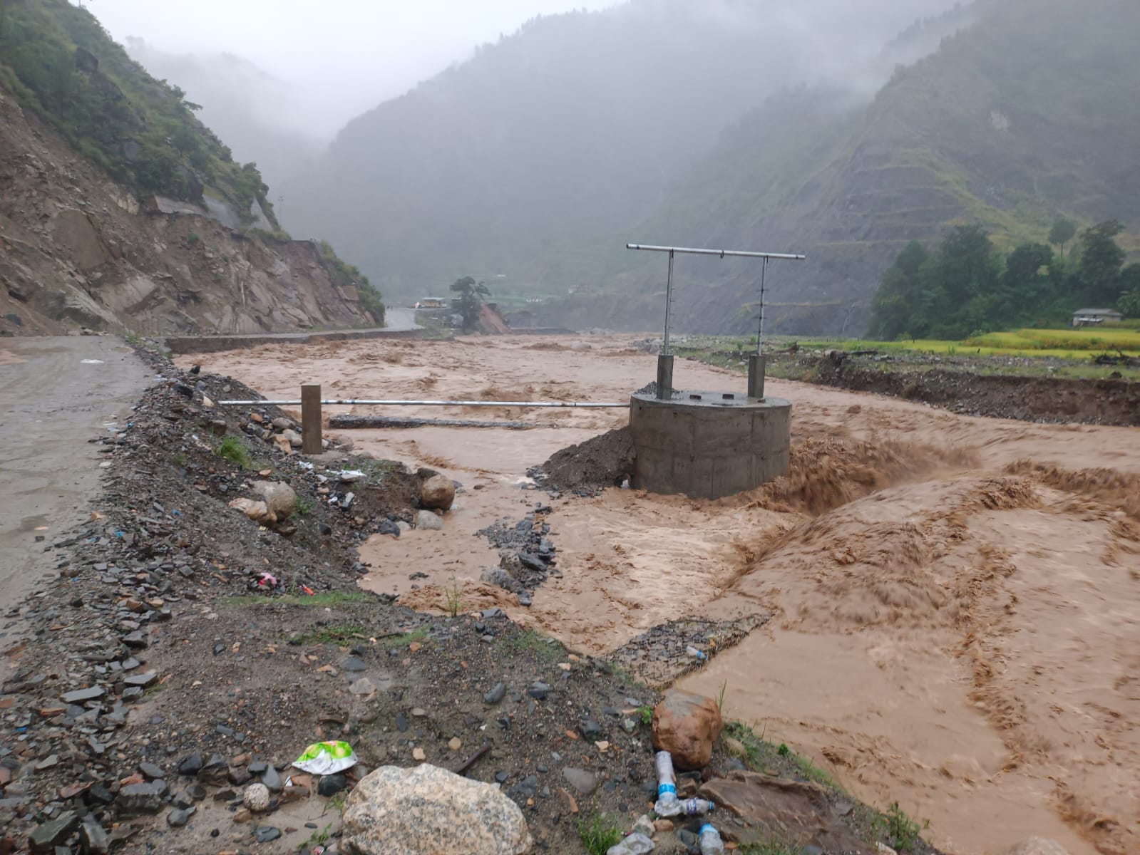 रसुवा बाढी –  सल्यान कपुरकोटका १३ जना श्रमिक सम्पर्कविहीन
