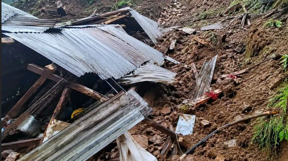 रोल्पामा पहिरोले  घर पुरियो  २ जनाको मृत्यु, २ जना घाइते