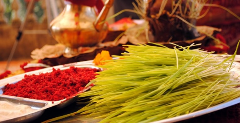 दसैँको टीकाको उत्तम साइत बिहान १० : २६ बजे